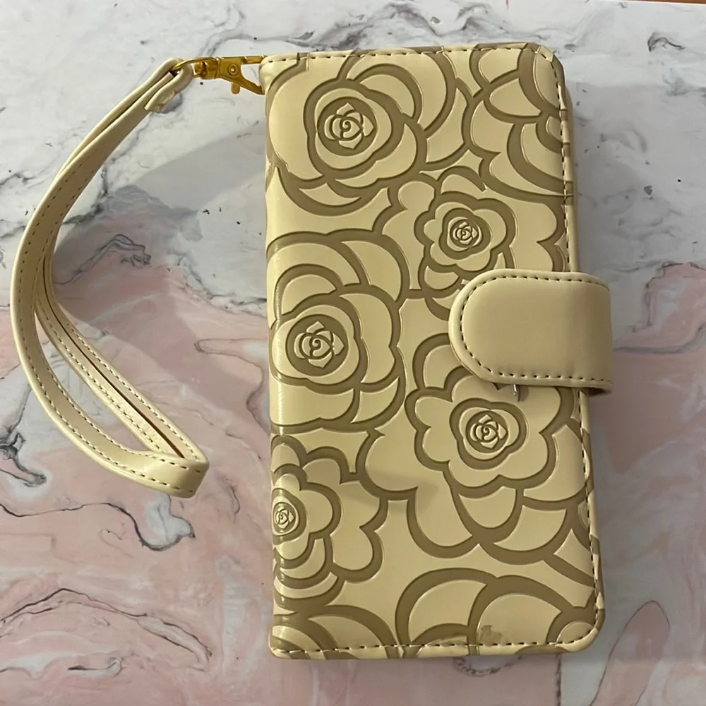 Floral beige iphone 8 plus wallet case
